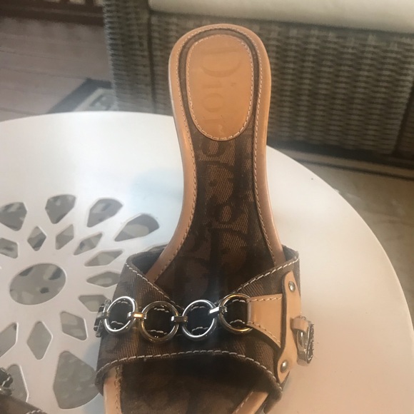 Christian Dior Slide in Healed Sandals - Picture 4 of 8